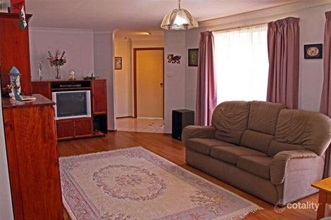 Property photo of 23 Francisco Crescent Rosemeadow NSW 2560