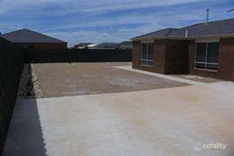 Property photo of 14 Cover Drive Sunbury VIC 3429