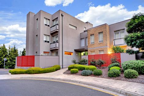 21/3-4 Sovereign Point Ct, Doncaster, VIC 3108