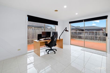 Property photo of 10 Fieldstone Place Tarneit VIC 3029