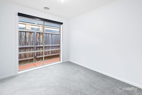 Property photo of 10 Fieldstone Place Tarneit VIC 3029