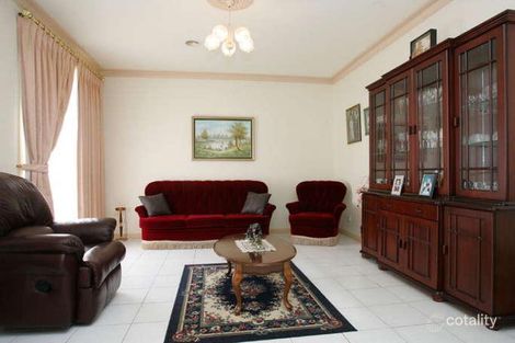 Property photo of 2/19 Amis Crescent Avondale Heights VIC 3034