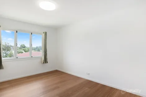 Property photo of 21 Luprena Street Mansfield QLD 4122