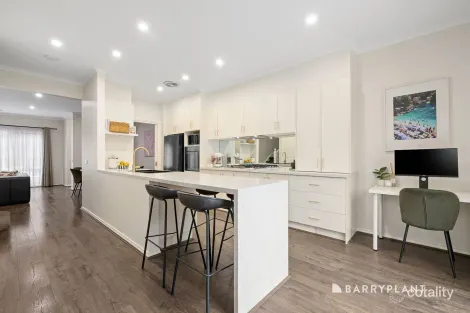 Property photo of 10 Hester Walk Macleod VIC 3085
