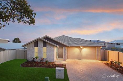 49 Hunter St, Manly West, QLD 4179