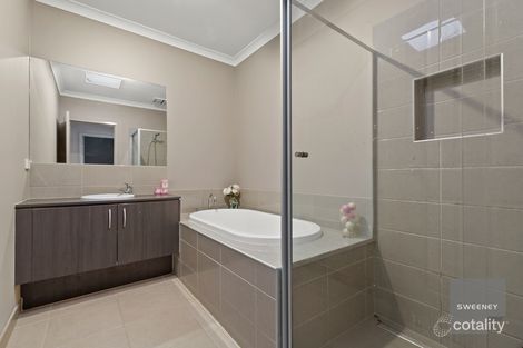 Property photo of 11 Moonglow Crescent Maddingley VIC 3340