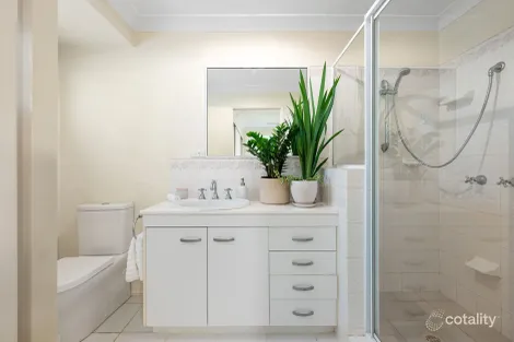 Property photo of 8 Mindona Street Wishart QLD 4122