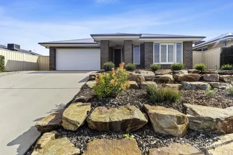 44 Ross Pkwy, Gobbagombalin, NSW 2650