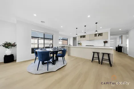Property photo of 101 Belmore Parade Mickleham VIC 3064