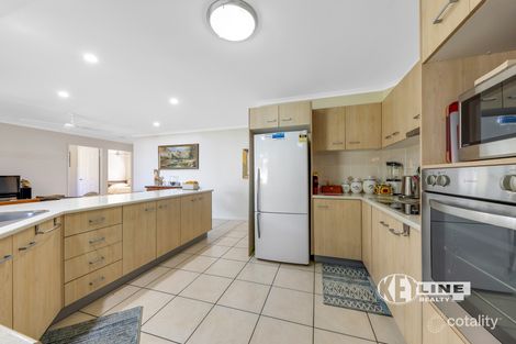 Property photo of 27 Robertson Drive Burnside QLD 4560