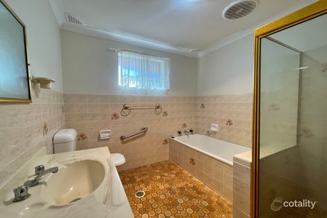 Property photo of 19 Wyndham Avenue Forbes NSW 2871