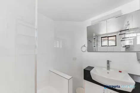 Property photo of 19/75 Thorn Street Kangaroo Point QLD 4169