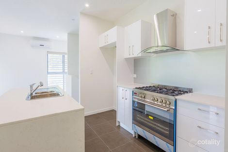 Property photo of 5 Birdie Place Carbrook QLD 4130