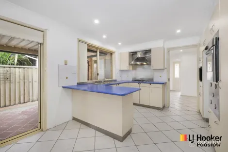 Property photo of 18 Fernleaf Court Wattle Grove NSW 2173