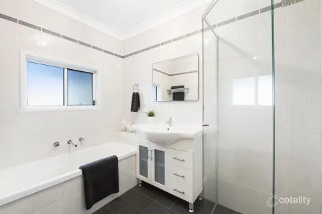 Property photo of 80 Hume Boulevard Killarney Vale NSW 2261