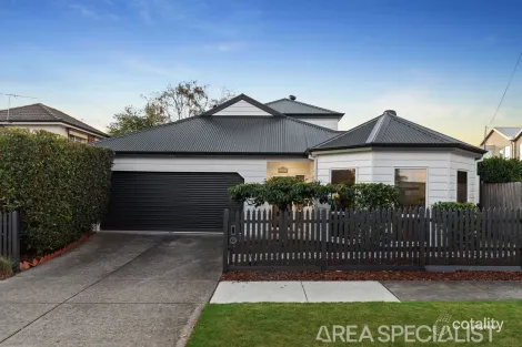 63 Adelaide St, Mornington, VIC 3931