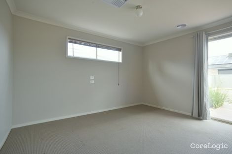 Property photo of 23 Macquarie Close Delacombe VIC 3356