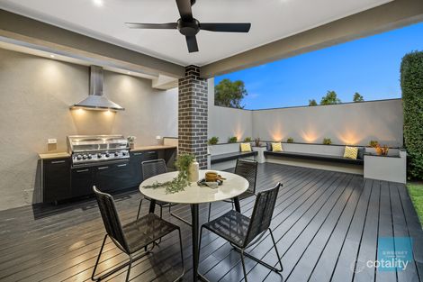 Property photo of 17 Boathouse Drive Caroline Springs VIC 3023