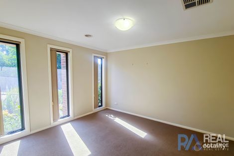 Property photo of 28 Alcorn Street Drouin VIC 3818