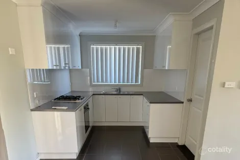 Property photo of 9 Lachlan Close Young NSW 2594