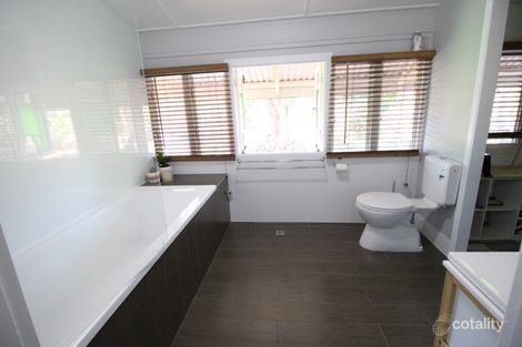 Property photo of 31 Racecourse Road Richmond Hill QLD 4820