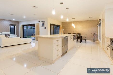 Property photo of 19 Parmentier Way Pakenham VIC 3810