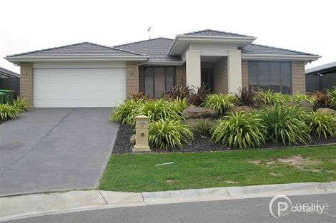 Property photo of 27 Downing Square Pakenham VIC 3810