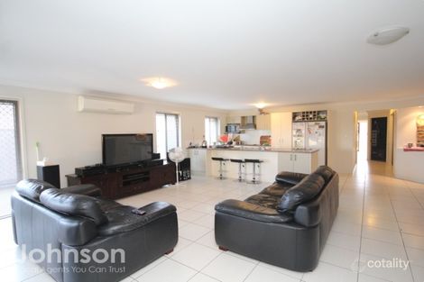 Property photo of 5 Highland Place Forest Lake QLD 4078