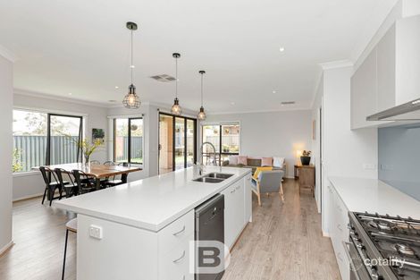 Property photo of 20 Beaumont Place Woodend VIC 3442