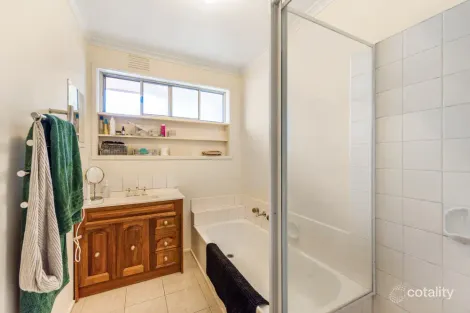 Property photo of 1/10 Ropley Grange Frankston VIC 3199