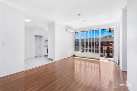 Property photo of 11/39 Mascot Drive Eastlakes NSW 2018