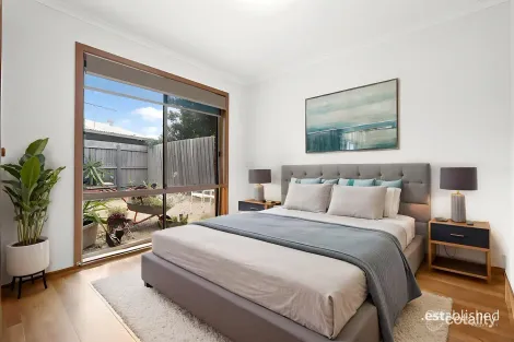 Property photo of 2/14 Kestrel Place Werribee VIC 3030