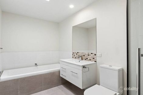 Property photo of 2/49 Fairway Grove Rosebud VIC 3939