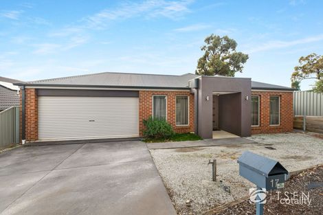 Property photo of 17 Klim Avenue Kangaroo Flat VIC 3555