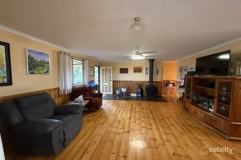 Property photo of 1 Miller Street Blackbutt QLD 4314