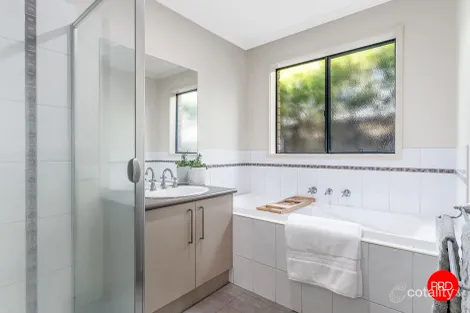 Property photo of 38 Alexander Close Strathfieldsaye VIC 3551