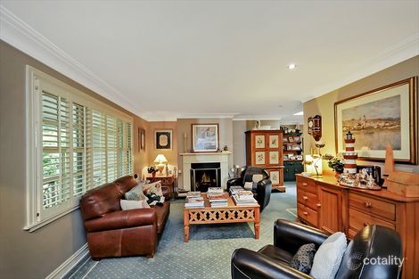 Property photo of 2 Myoori Avenue Wentworth Falls NSW 2782