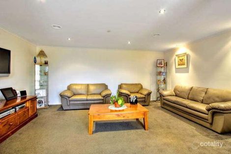 Property photo of 20 Postregna Way Skye VIC 3977