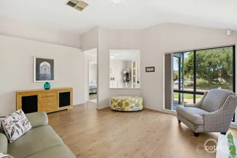 Property photo of 4 Cormorant Close Seaford Rise SA 5169