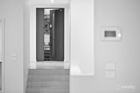 Property photo of 27 Brewerton Close Gledswood Hills NSW 2557