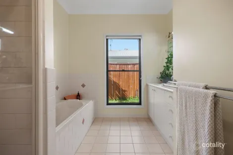 Property photo of 3 Bahamas Circuit Parrearra QLD 4575