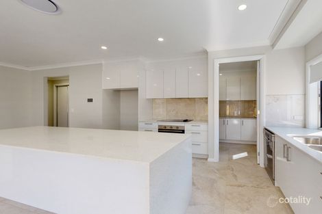 31 Grevillea Way, Park Ridge, QLD 4125