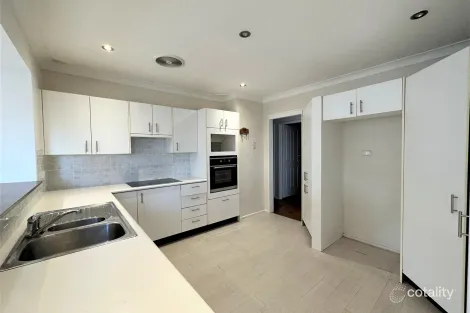 Property photo of 44 Flinders Road Georges Hall NSW 2198