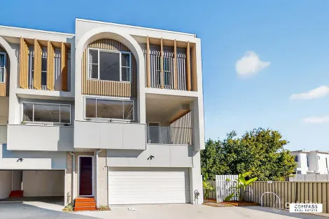 9/9-11 Nelson Ave, Hope Island, QLD 4212