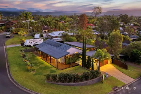 8 LOWANNA DR, ASHMORE, QLD 4214