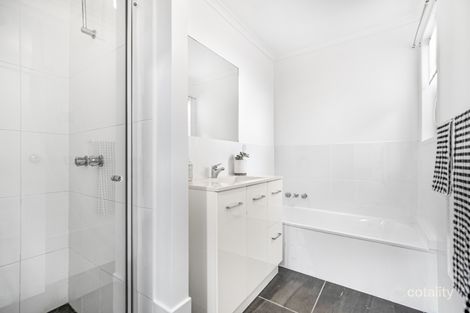 Property photo of 1/39 Morinda Way Labrador QLD 4215