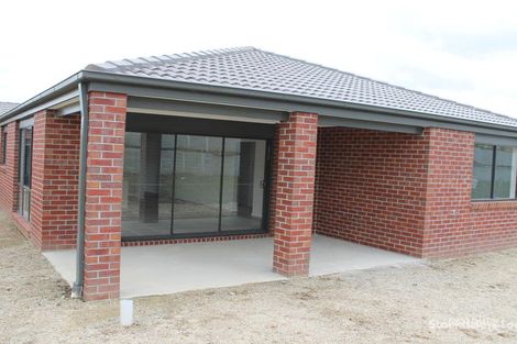 Property photo of 44 Meadowlea Crescent Pakenham VIC 3810