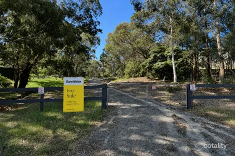 14 KINGSCOTE DR, METUNG, VIC 3904