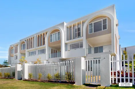 4/9-11 Nelson Ave, Hope Island, QLD 4212