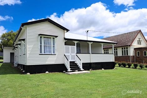 15 Creek St, Crows Nest, QLD 4355